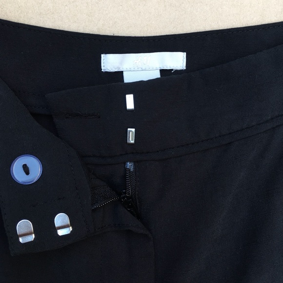 H&M .β’ High Rise Waist Shorts in Black Size 00 23 Youth 12 - Picture 4 of 5